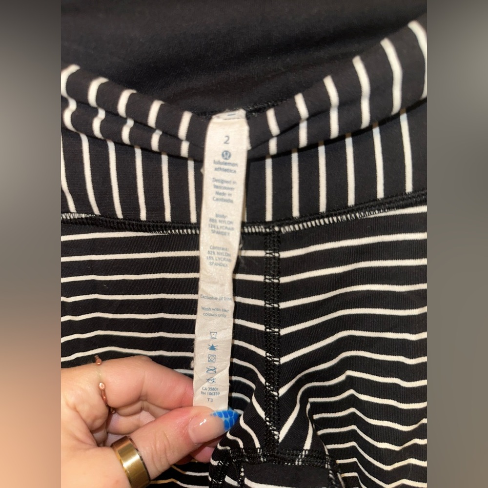 LULULEMON RARE ORIGINAL RELEASE 🍋🦓 - Picture 4 of 4